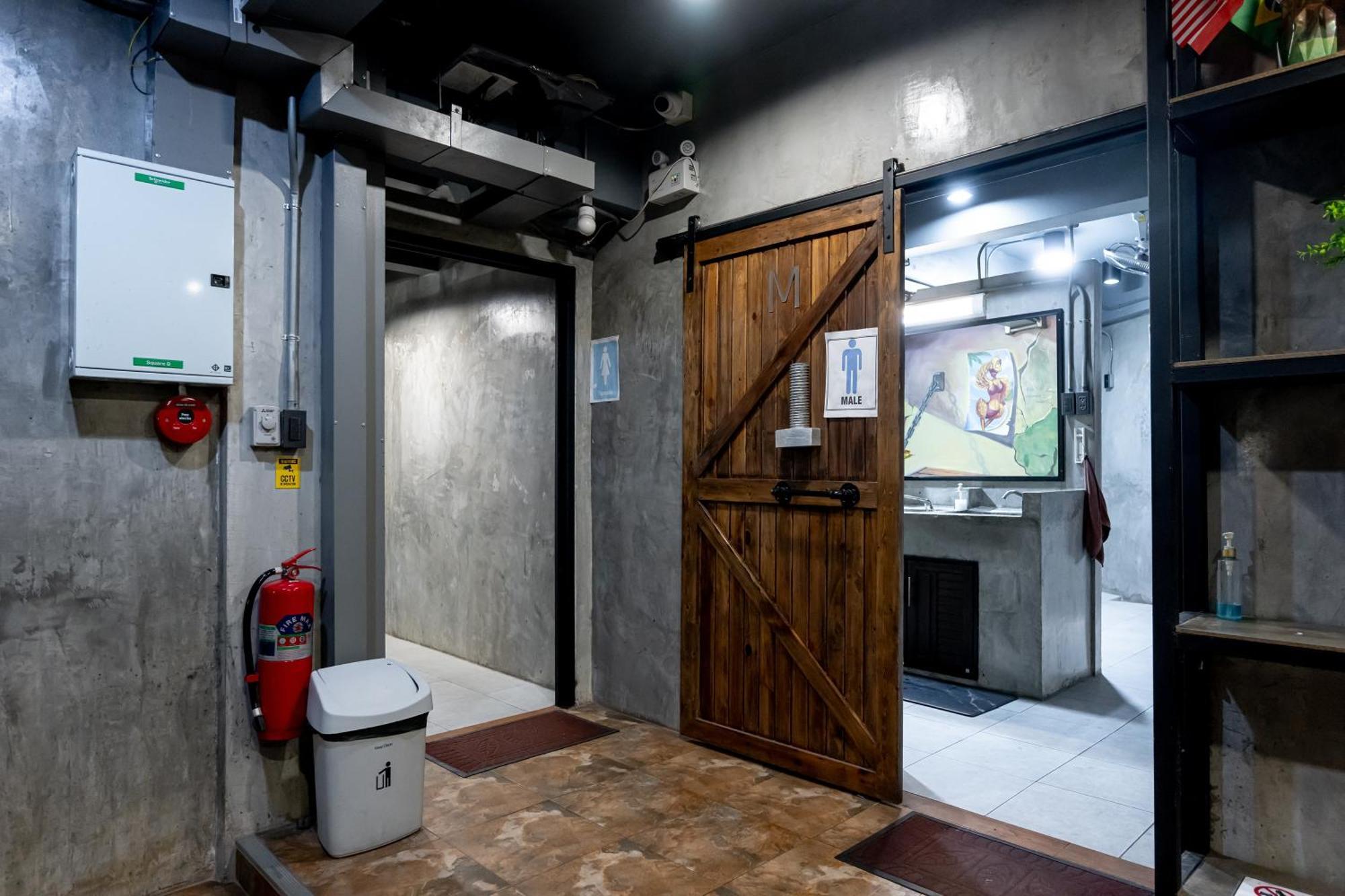 Vibes Hostel Bangkok Exterior foto